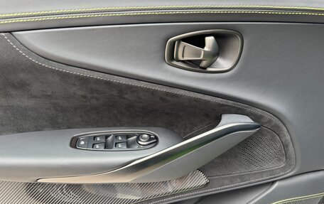 Aston Martin DBX I, 2024 год, 30 000 000 рублей, 20 фотография