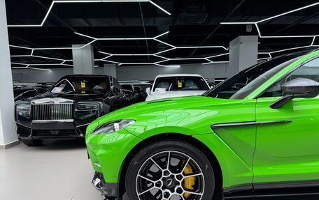 Aston Martin DBX I, 2024 год, 30 000 000 рублей, 15 фотография