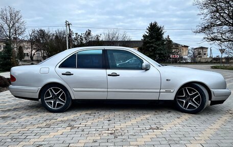 Mercedes-Benz E-Класс, 1998 год, 690 000 рублей, 5 фотография