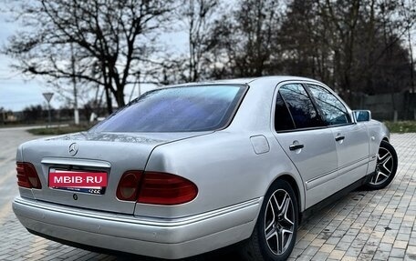 Mercedes-Benz E-Класс, 1998 год, 690 000 рублей, 6 фотография