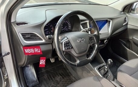 Hyundai Solaris II рестайлинг, 2018 год, 979 000 рублей, 9 фотография
