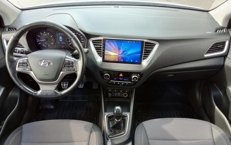 Hyundai Solaris II рестайлинг, 2018 год, 979 000 рублей, 13 фотография