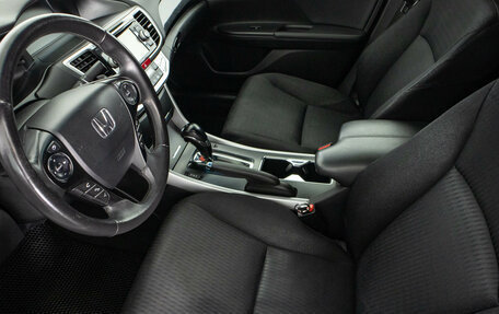 Honda Accord IX рестайлинг, 2013 год, 1 649 000 рублей, 10 фотография