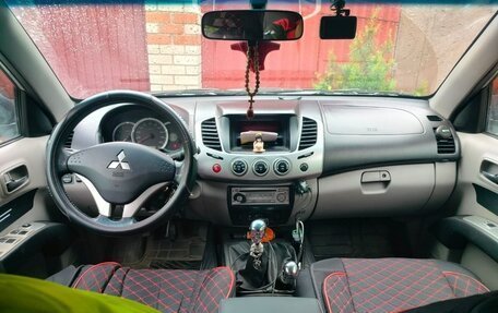 Mitsubishi L200 IV рестайлинг, 2011 год, 1 100 000 рублей, 4 фотография