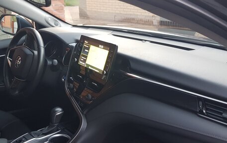 Toyota Camry, 2021 год, 3 600 000 рублей, 10 фотография