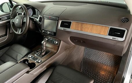 Volkswagen Touareg III, 2015 год, 2 617 000 рублей, 10 фотография