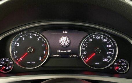Volkswagen Touareg III, 2015 год, 2 617 000 рублей, 19 фотография