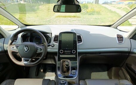 Renault Espace V рестайлинг, 2015 год, 1 736 800 рублей, 14 фотография