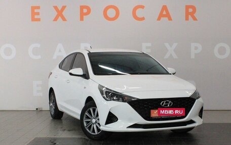 Hyundai Solaris II рестайлинг, 2021 год, 1 640 000 рублей, 3 фотография