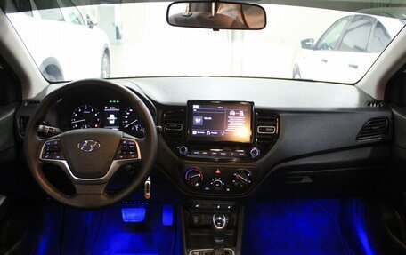 Hyundai Solaris II рестайлинг, 2021 год, 1 640 000 рублей, 9 фотография