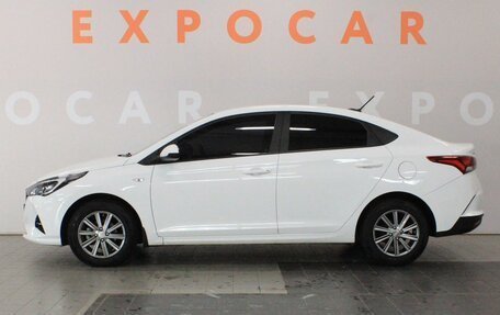 Hyundai Solaris II рестайлинг, 2021 год, 1 640 000 рублей, 8 фотография