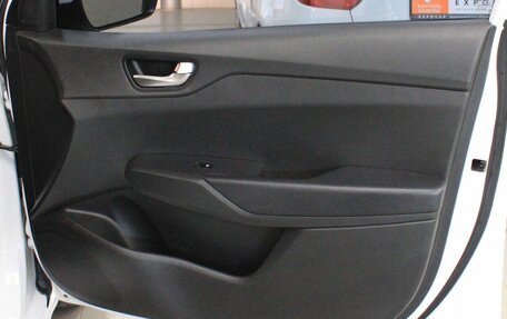Hyundai Solaris II рестайлинг, 2021 год, 1 640 000 рублей, 22 фотография