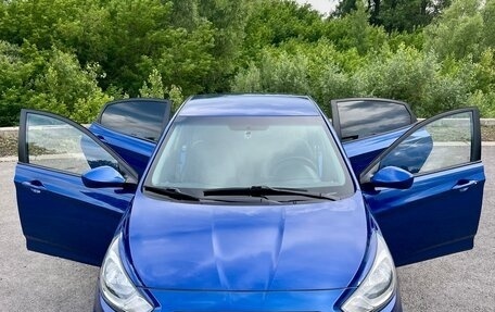Hyundai Solaris II рестайлинг, 2011 год, 800 000 рублей, 8 фотография