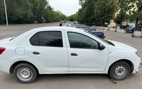 Renault Logan II, 2017 год, 350 000 рублей, 3 фотография