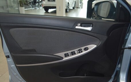 Hyundai Solaris II рестайлинг, 2013 год, 699 000 рублей, 23 фотография
