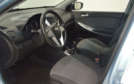 Hyundai Solaris II рестайлинг, 2013 год, 699 000 рублей, 24 фотография