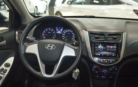 Hyundai Solaris II рестайлинг, 2013 год, 699 000 рублей, 33 фотография