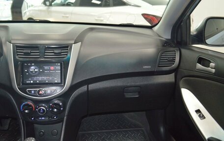 Hyundai Solaris II рестайлинг, 2013 год, 699 000 рублей, 34 фотография
