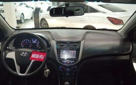 Hyundai Solaris II рестайлинг, 2013 год, 699 000 рублей, 25 фотография