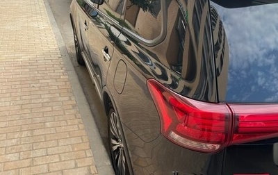 Mitsubishi Outlander III рестайлинг 3, 2019 год, 2 400 000 рублей, 1 фотография