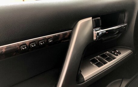 Toyota Land Cruiser 200, 2014 год, 4 450 000 рублей, 8 фотография