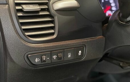 KIA Rio IV, 2018 год, 1 300 000 рублей, 7 фотография