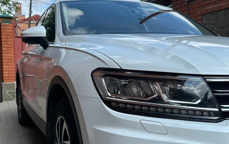 Volkswagen Tiguan II, 2019 год, 3 100 000 рублей, 2 фотография