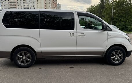 Hyundai Grand Starex Grand Starex I рестайлинг 2, 2014 год, 2 109 000 рублей, 9 фотография
