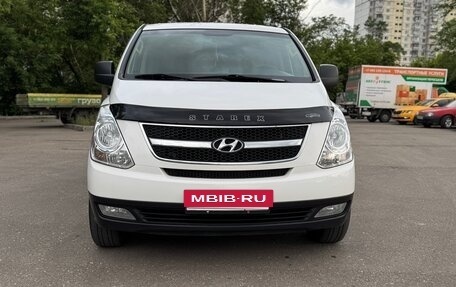 Hyundai Grand Starex Grand Starex I рестайлинг 2, 2014 год, 2 109 000 рублей, 13 фотография