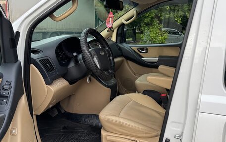 Hyundai Grand Starex Grand Starex I рестайлинг 2, 2014 год, 2 109 000 рублей, 15 фотография