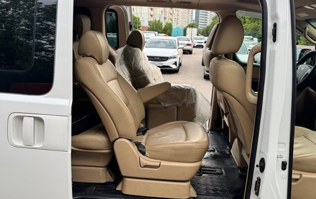 Hyundai Grand Starex Grand Starex I рестайлинг 2, 2014 год, 2 109 000 рублей, 21 фотография