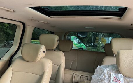 Hyundai Grand Starex Grand Starex I рестайлинг 2, 2014 год, 2 109 000 рублей, 18 фотография