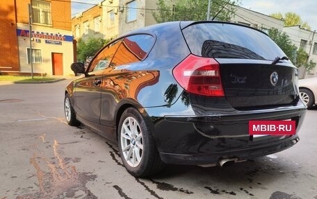 BMW 1 серия, 2011 год, 900 000 рублей, 3 фотография