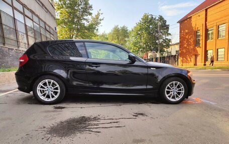 BMW 1 серия, 2011 год, 900 000 рублей, 5 фотография