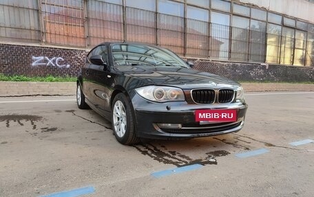 BMW 1 серия, 2011 год, 900 000 рублей, 6 фотография
