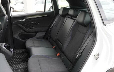 Volkswagen Tiguan, 2024 год, 4 800 000 рублей, 9 фотография