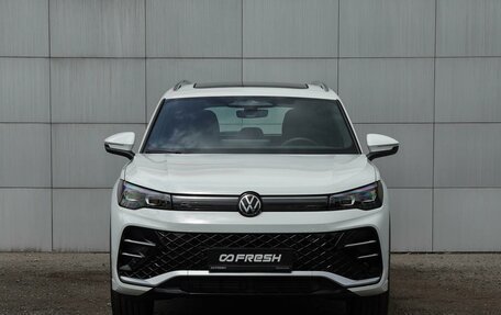 Volkswagen Tiguan, 2024 год, 4 800 000 рублей, 3 фотография