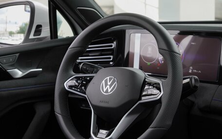 Volkswagen Tiguan, 2024 год, 4 800 000 рублей, 18 фотография