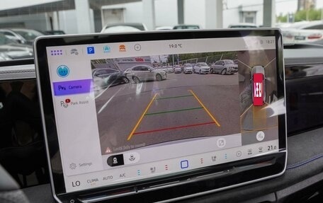 Volkswagen Tiguan, 2024 год, 4 800 000 рублей, 16 фотография
