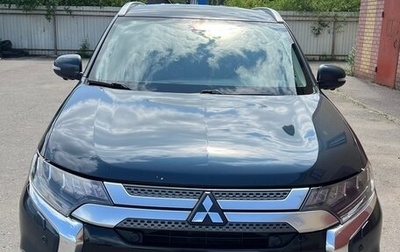 Mitsubishi Outlander III рестайлинг 3, 2018 год, 2 450 000 рублей, 1 фотография