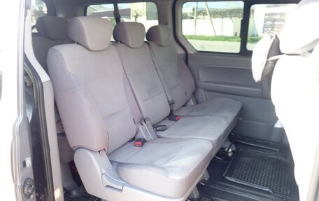 Hyundai H-1 II рестайлинг, 2010 год, 1 550 000 рублей, 2 фотография