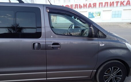 Hyundai H-1 II рестайлинг, 2010 год, 1 550 000 рублей, 15 фотография