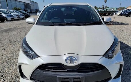 Toyota Yaris, 2021 год, 1 150 000 рублей, 3 фотография