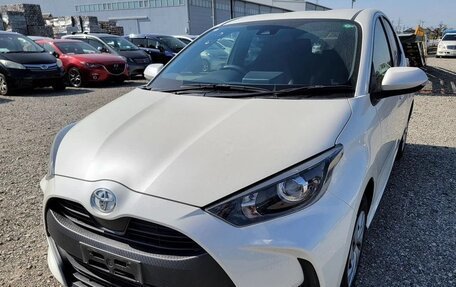 Toyota Yaris, 2021 год, 1 150 000 рублей, 2 фотография
