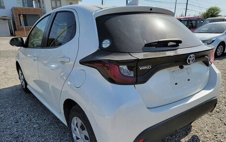 Toyota Yaris, 2021 год, 1 150 000 рублей, 4 фотография