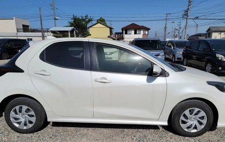 Toyota Yaris, 2021 год, 1 150 000 рублей, 6 фотография