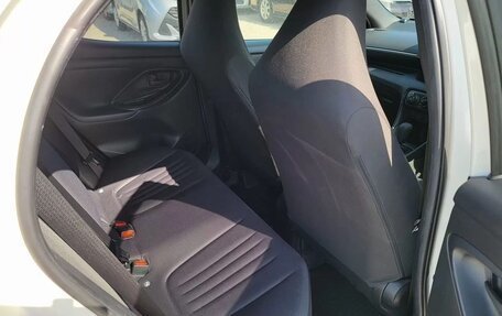 Toyota Yaris, 2021 год, 1 150 000 рублей, 11 фотография