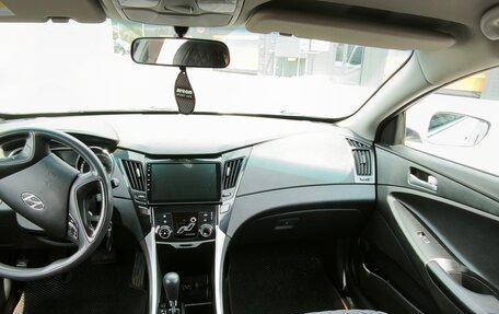 Hyundai Sonata VI, 2010 год, 850 000 рублей, 6 фотография