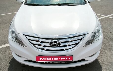 Hyundai Sonata VI, 2010 год, 850 000 рублей, 2 фотография