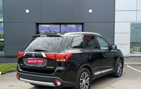 Mitsubishi Outlander III рестайлинг 3, 2015 год, 1 379 000 рублей, 5 фотография